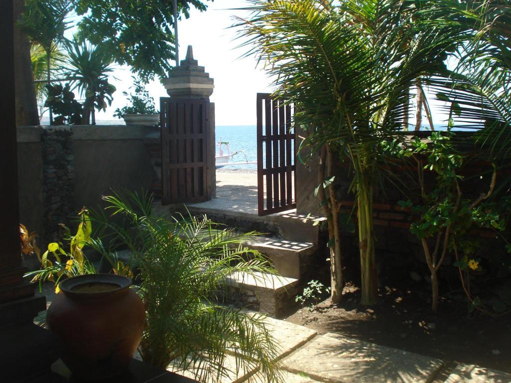 Bulih Beach Bungalows 아메드 객실 사진
