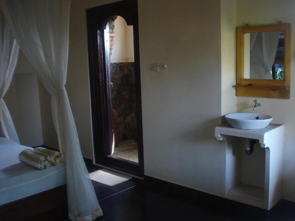 Bulih Beach Bungalows 아메드 객실 사진
